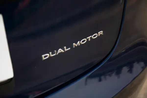 Tesla Model 3 Long-Range Dual Motor AWD 10