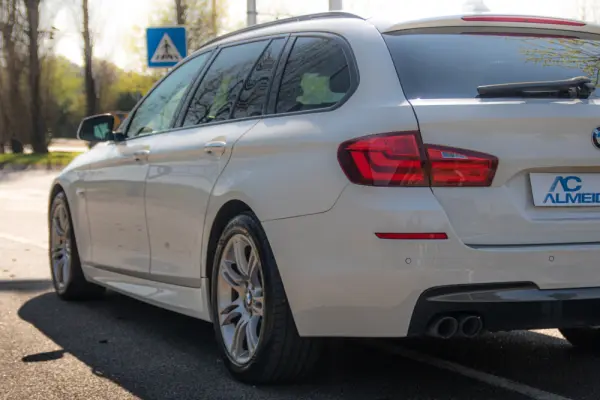 BMW 525 d Pack M Auto 11