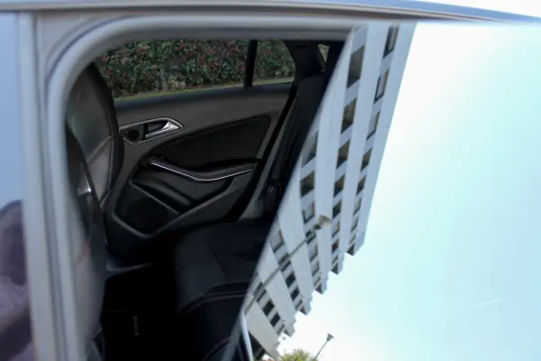 Mercedes-Benz CLA 200 d Shooting Brake AMG Line 20