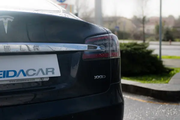 Tesla Model S 100D 23