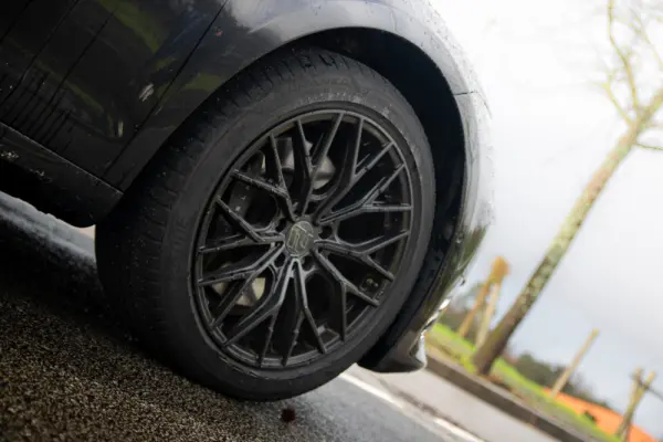 Tesla Model S 100D 17