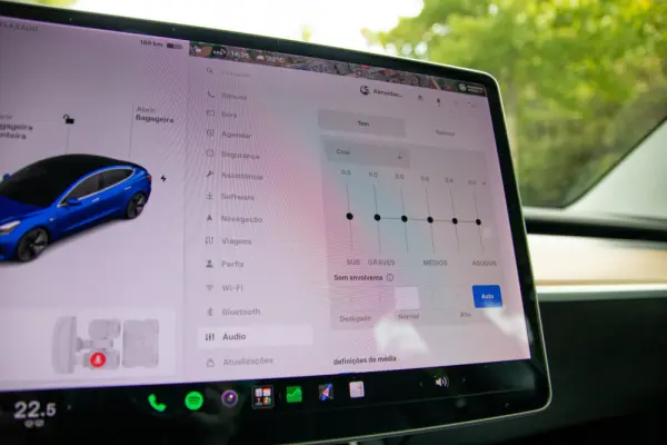 Tesla Model 3 Long-Range Dual Motor AWD 21