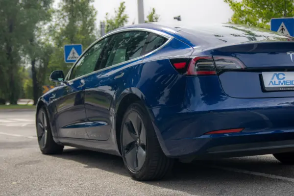 Tesla Model 3 Long-Range Dual Motor AWD 37