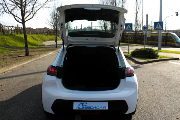 Peugeot e-208 50 kWh Active Pack 14