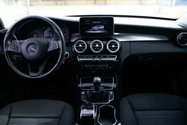 Mercedes-Benz C 180 CDi BE Urban 2