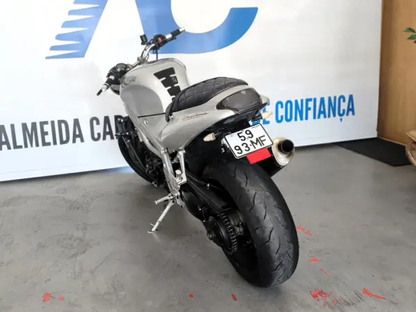 Triumph Daytona 11