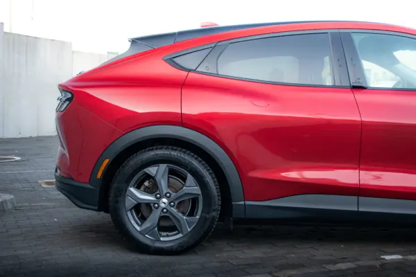 Ford Mustang Mach-E Standard 33