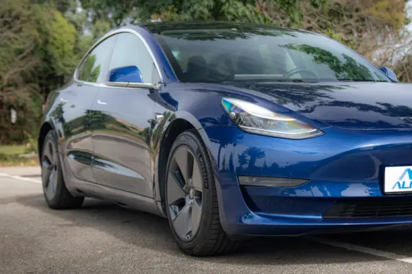 Tesla Model 3 Long-Range Dual Motor AWD 4
