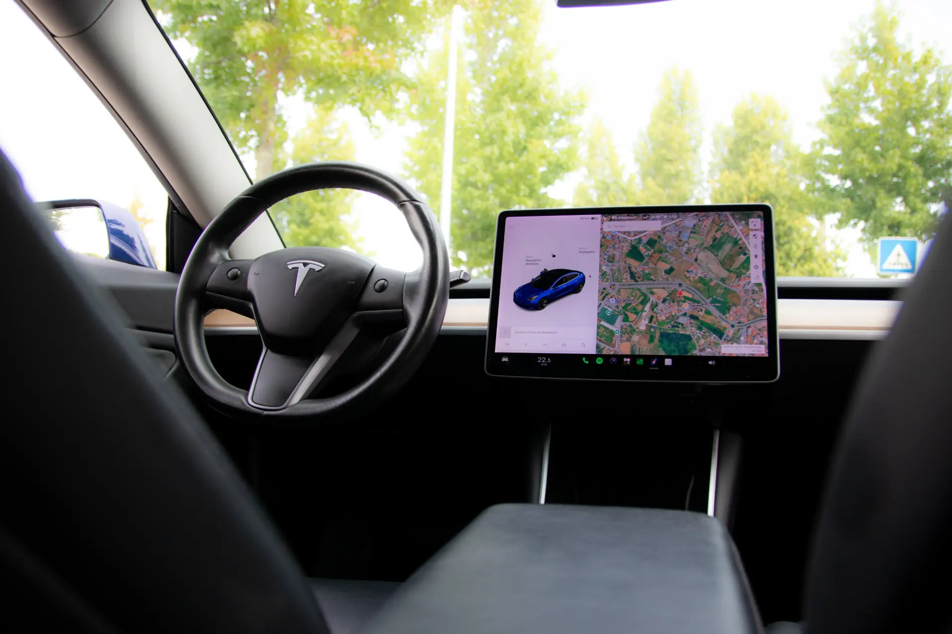 Tesla Model 3 Long-Range Dual Motor AWD 26