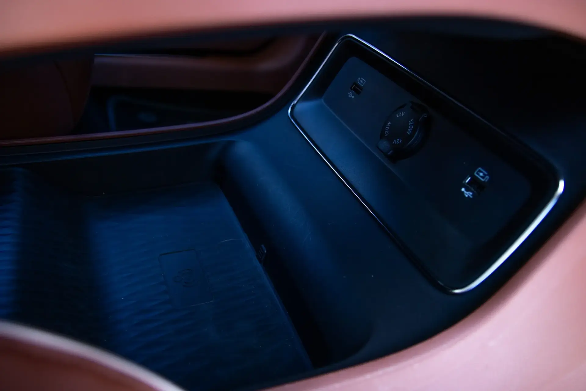 Voyah Free 107 kWh Luxury 37