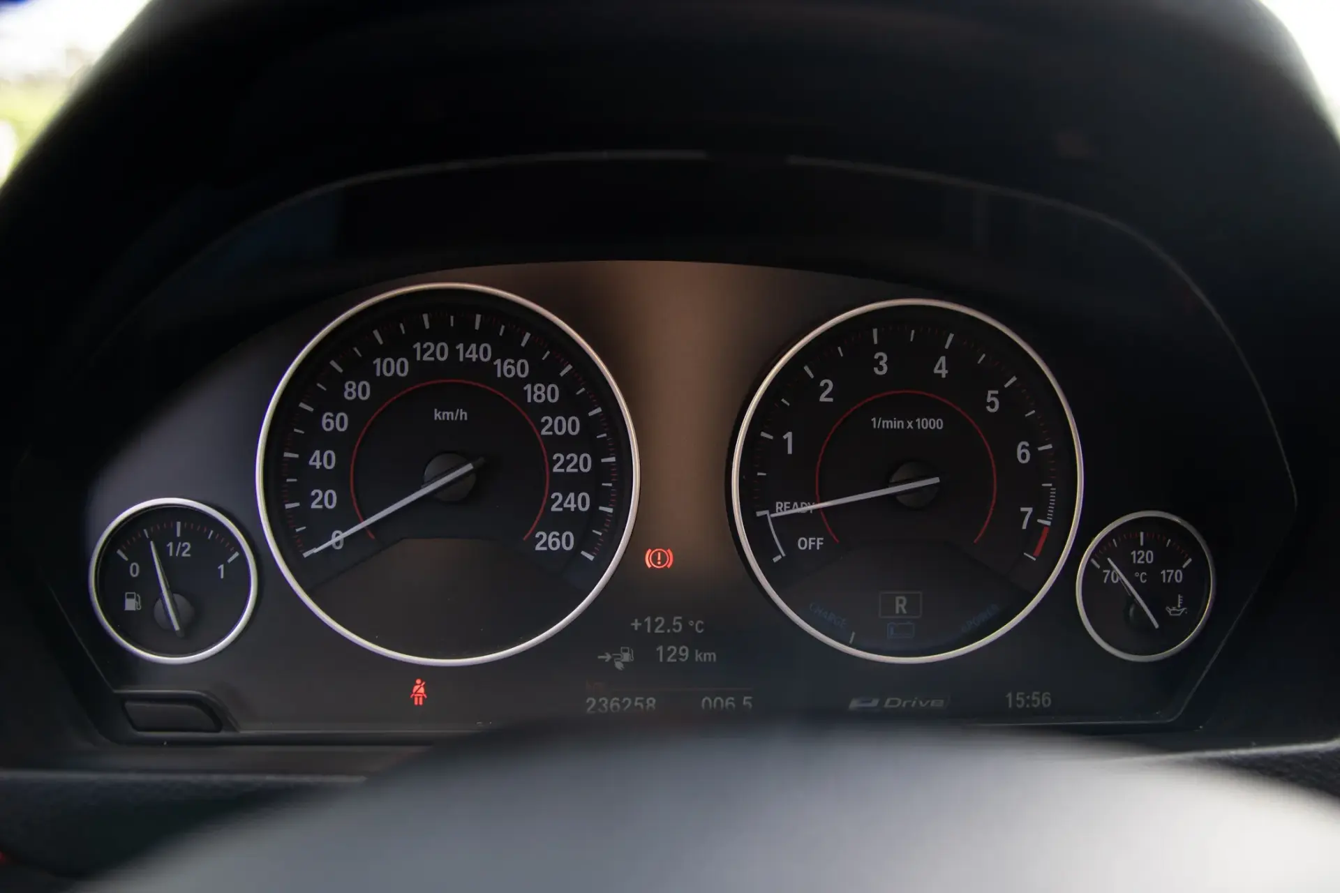 BMW 330 e iPerformance Line Sport 33