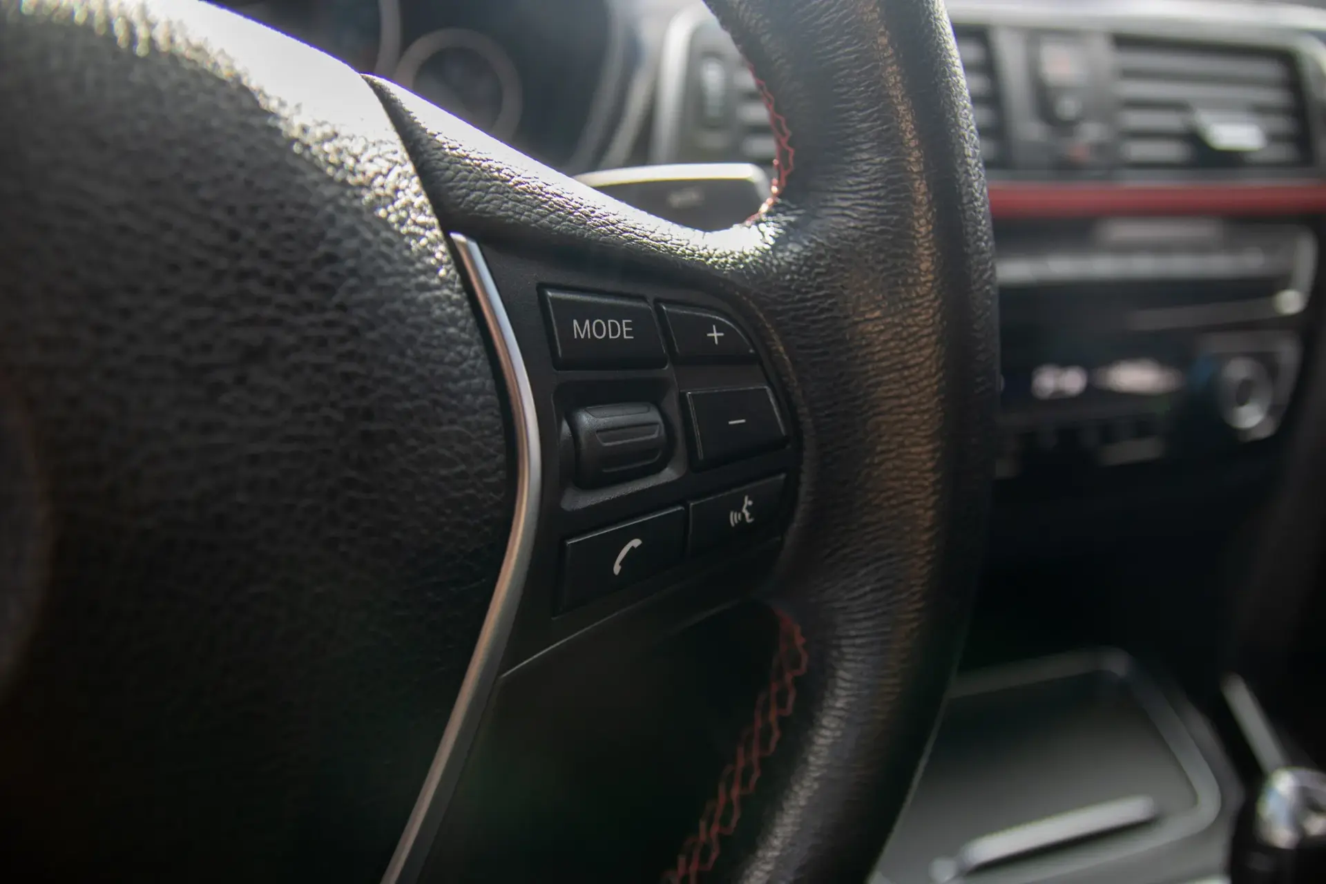 BMW 330 e iPerformance Line Sport 34