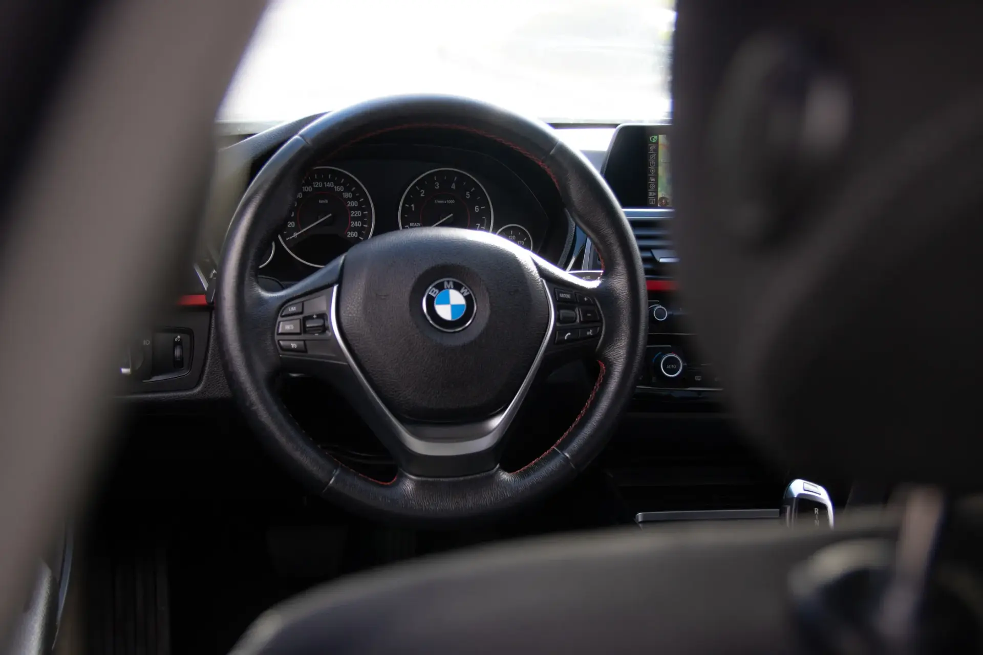 BMW 330 e iPerformance Line Sport 44