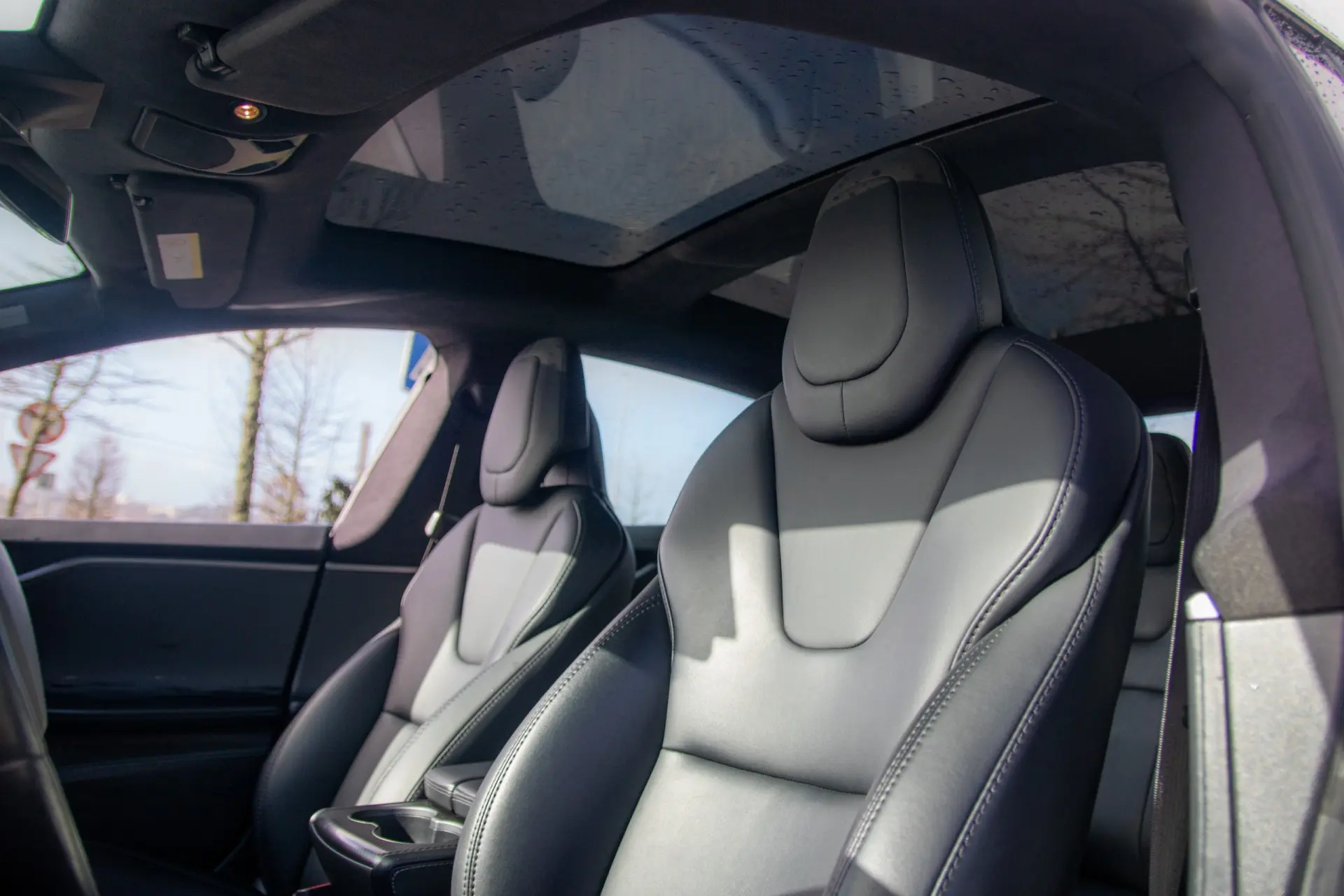 Tesla Model S 100D 31