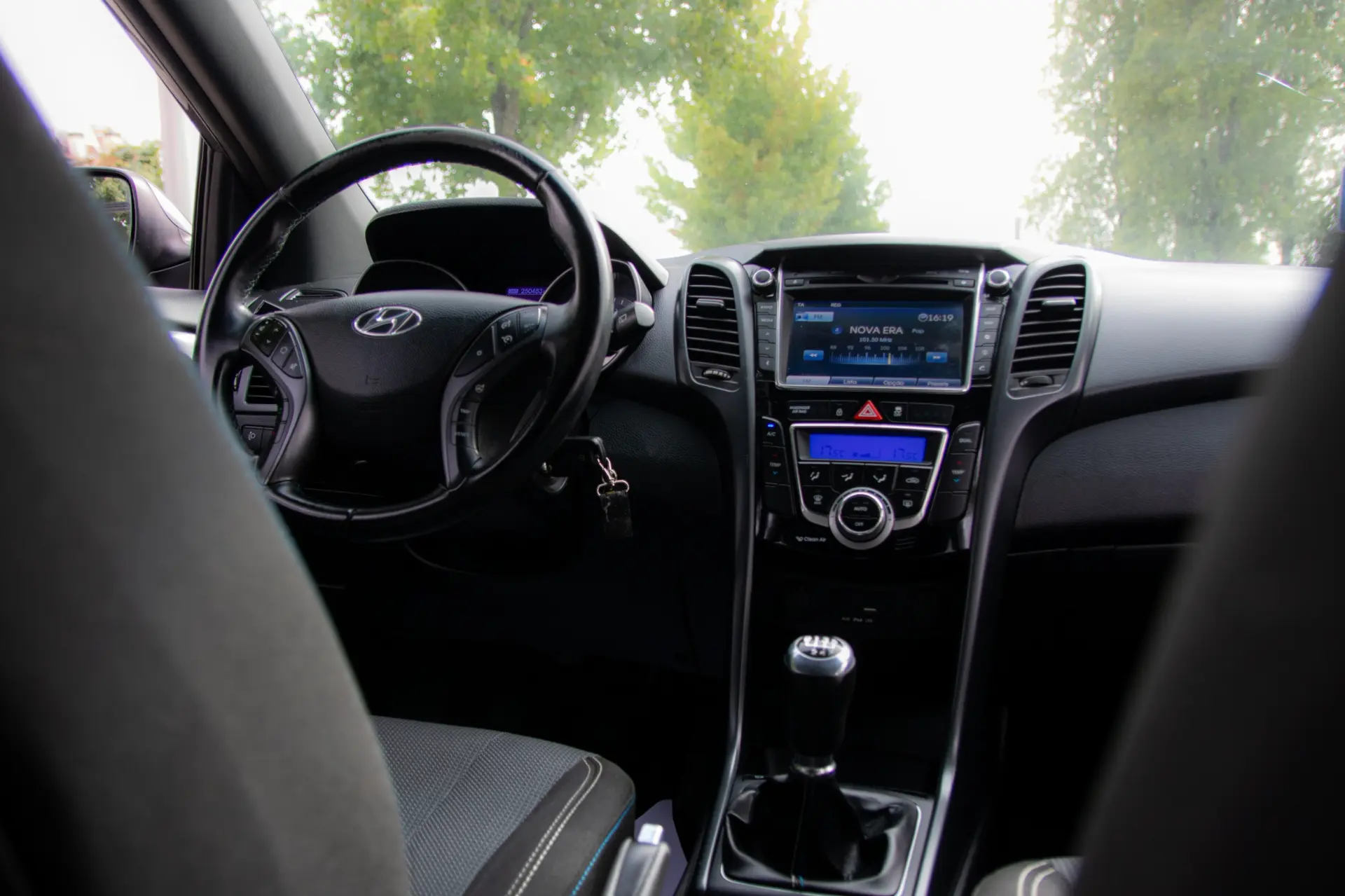 Hyundai i30 SW 1.6 CRDi GO! 37