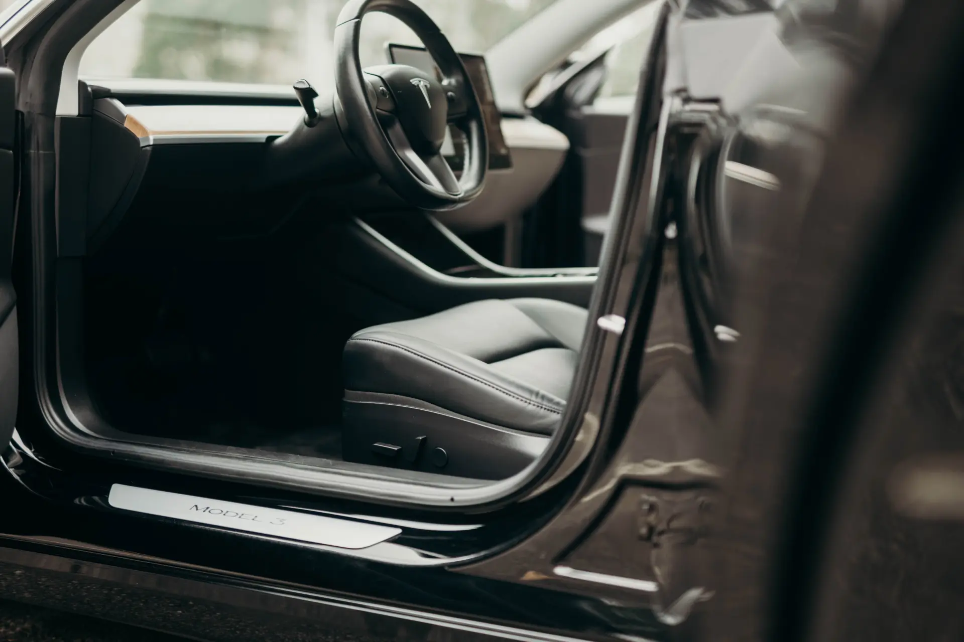 Tesla Model 3 Long Range AWD Dual Motor 2