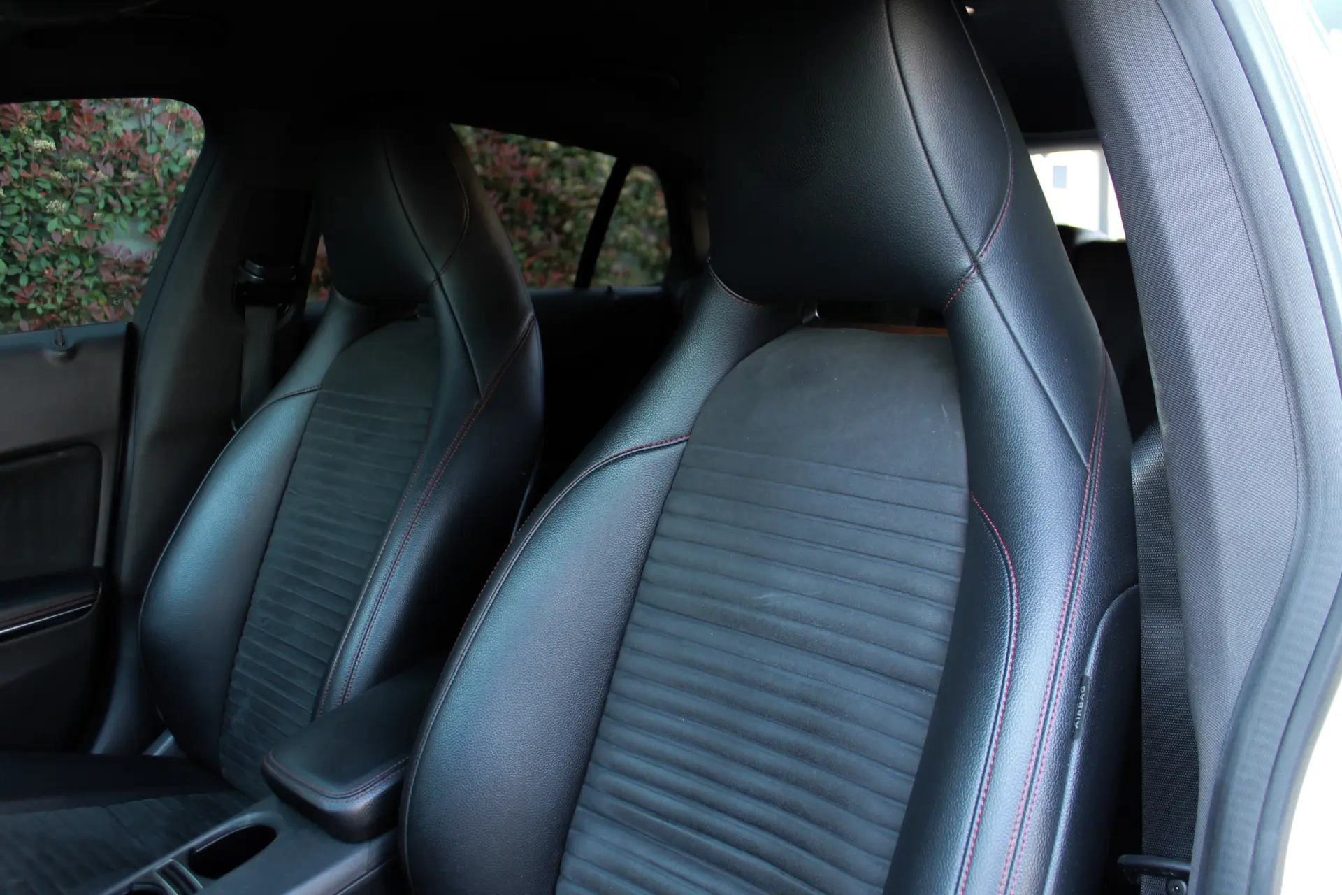 Mercedes-Benz CLA 200 d Shooting Brake AMG Line 19