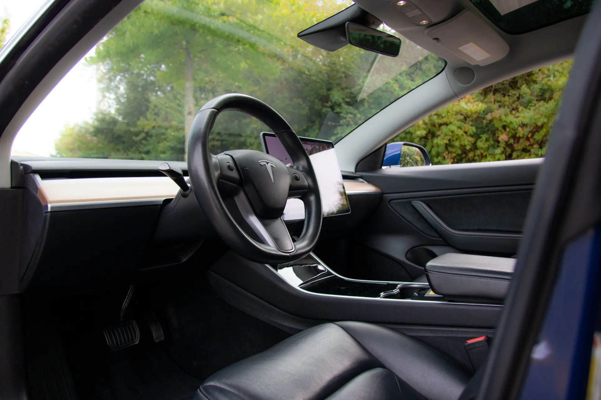 Tesla Model 3 Long-Range Dual Motor AWD 46