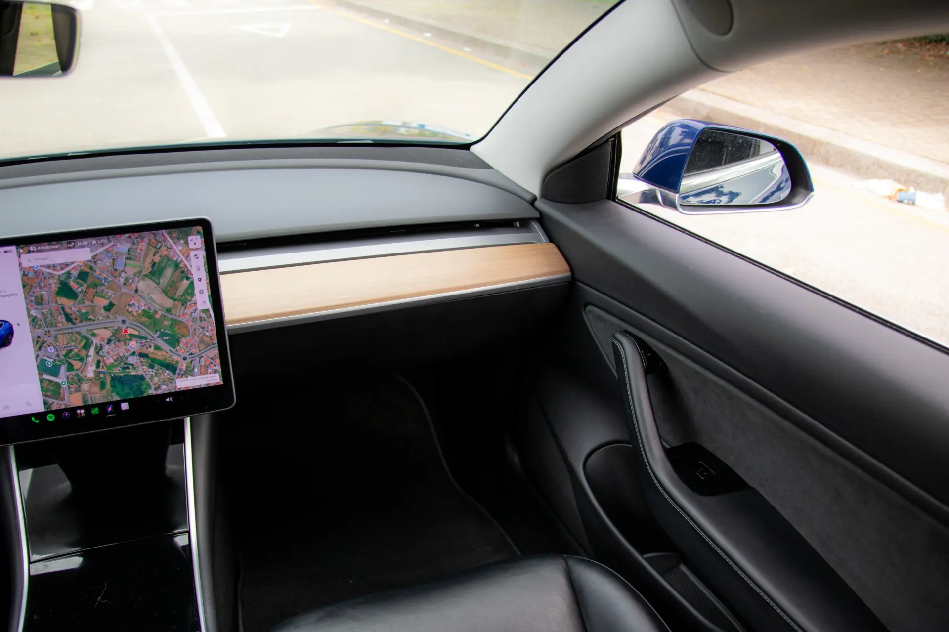 Tesla Model 3 Long-Range Dual Motor AWD 54