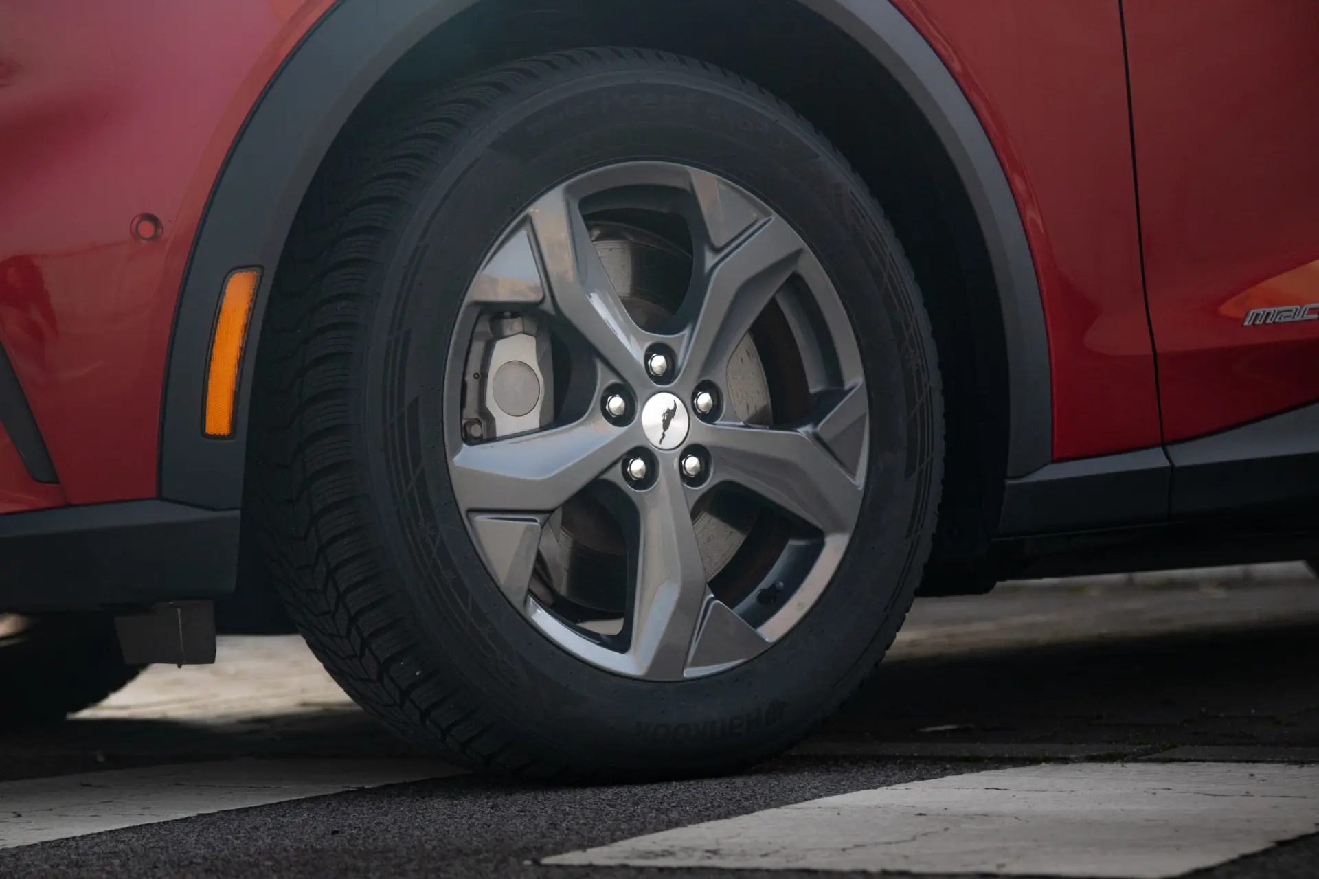 Ford Mustang Mach-E Standard 6