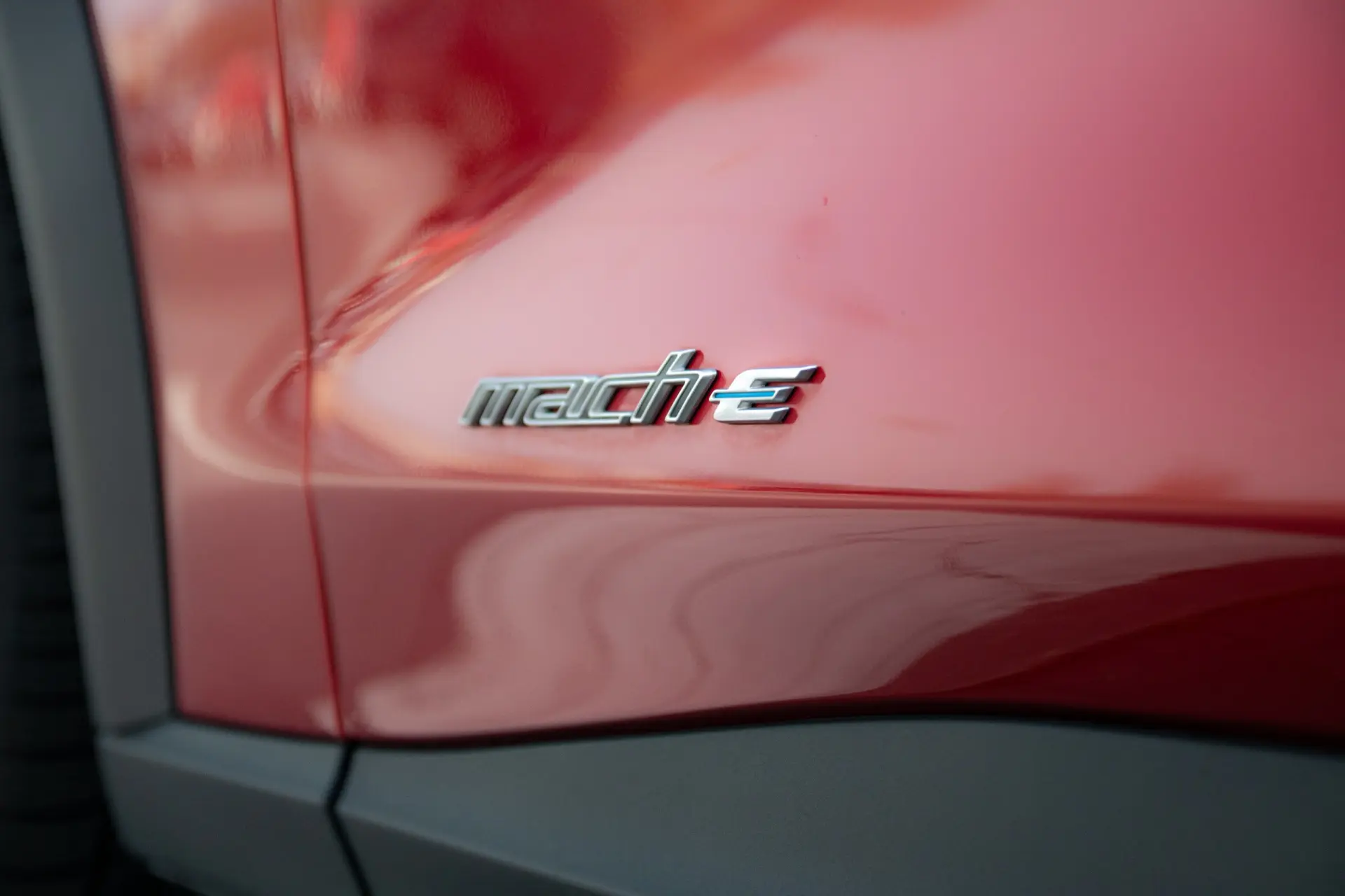 Ford Mustang Mach-E Standard 9