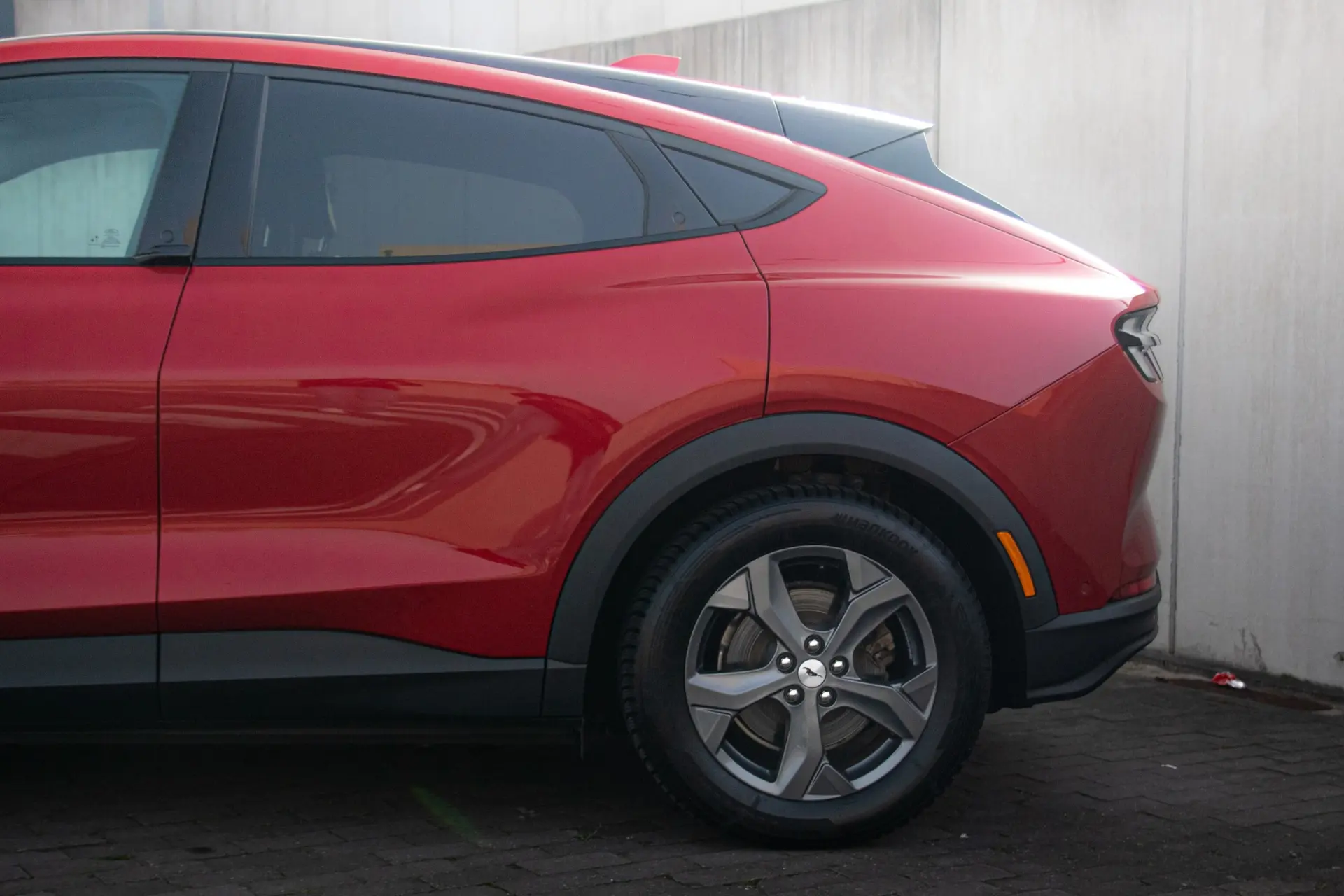 Ford Mustang Mach-E Standard 8