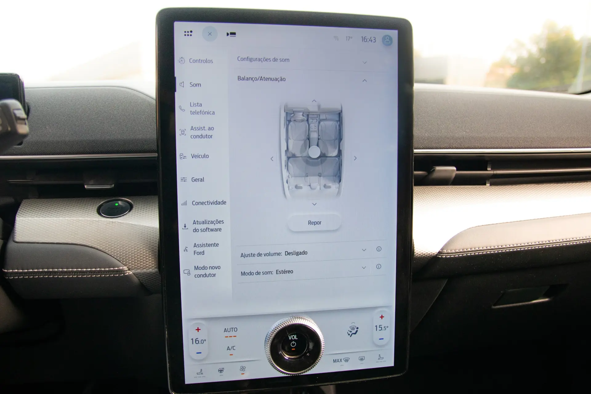 Ford Mustang Mach-E Standard 43