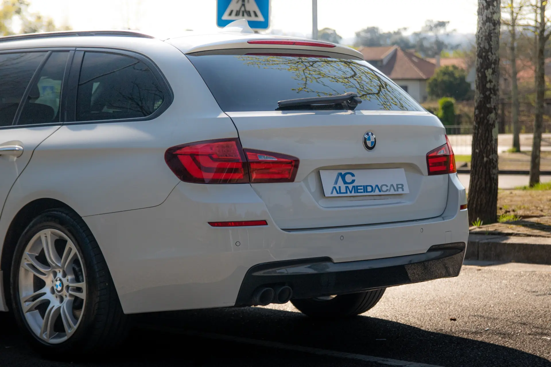 BMW 525 d Pack M Auto 10