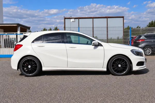 Mercedes-Benz A 180 d 7G-DCT AMG Line 4