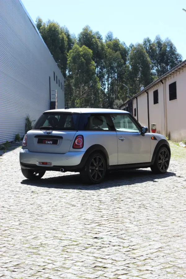 MINI 3 Portas Cooper D 4