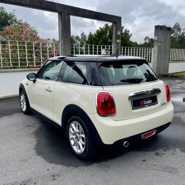 MINI 3 Portas Cooper D 5