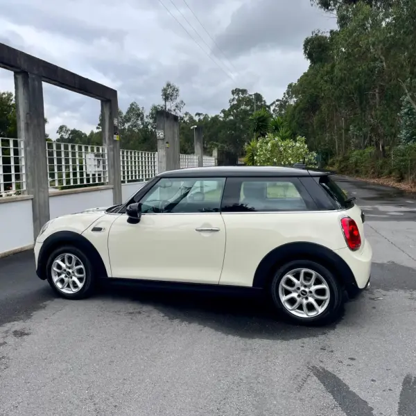 MINI 3 Portas Cooper D 8