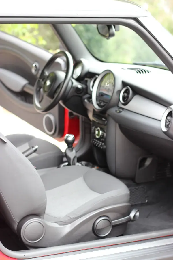 MINI 3 Portas Cooper D 9