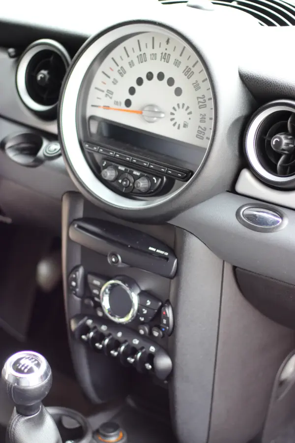 MINI 3 Portas Cooper D 11
