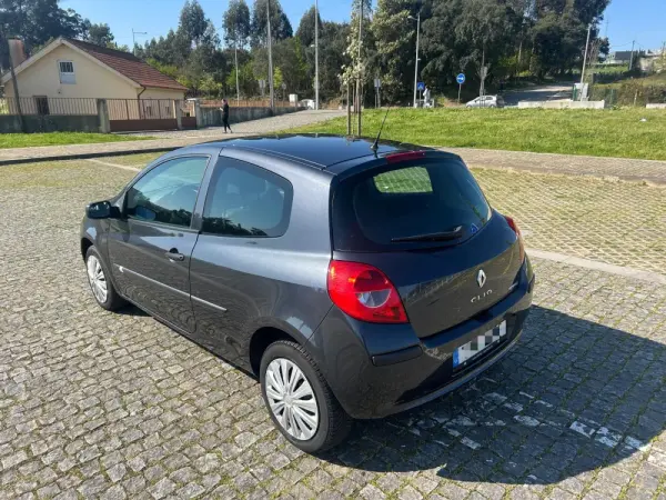 Renault Clio 1.2 16V Confort 5