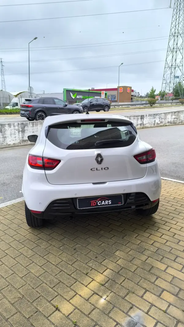 Renault Clio 0.9 TCe Limited 9