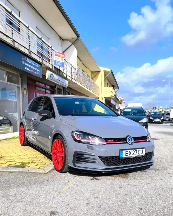 Volkswagen Golf 2.0 TSI TCR DSG 4