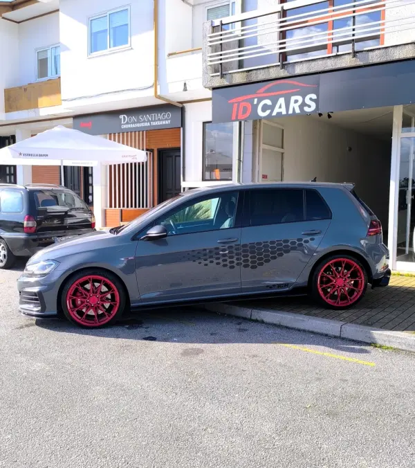 Volkswagen Golf 2.0 TSI TCR DSG 12