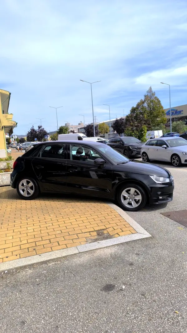 Audi A1 Sportback 1.0 TFSI Design 6