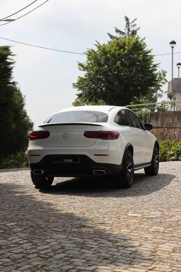 Mercedes-Benz GLC 300 e Coupé 4Matic 12