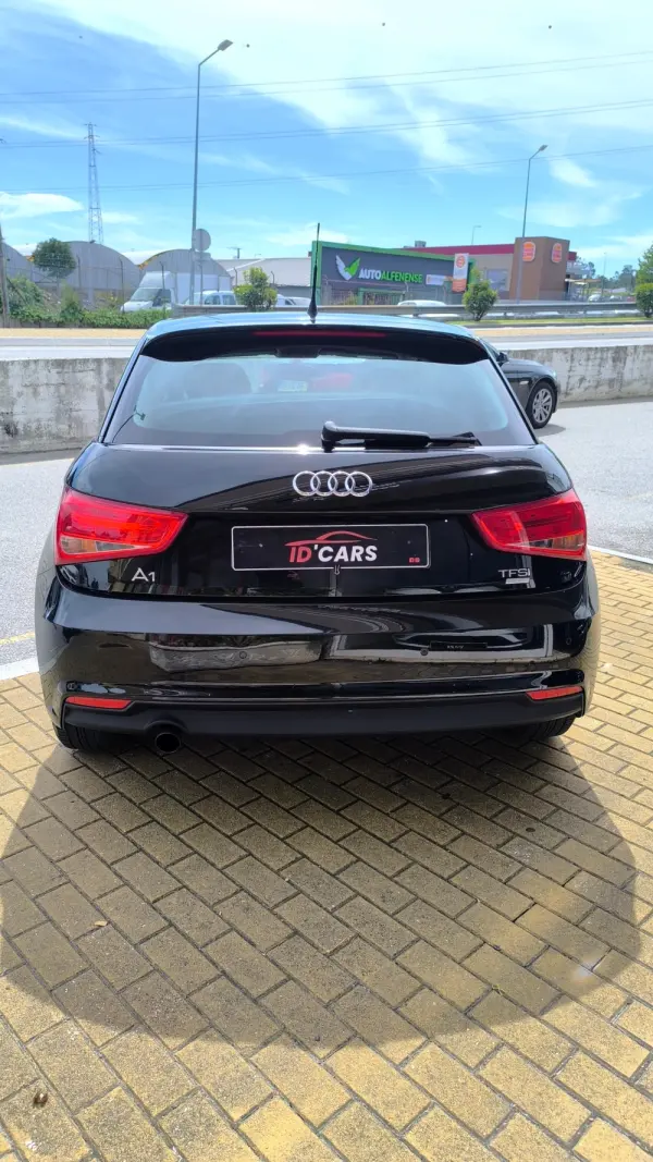 Audi A1 Sportback 1.0 TFSI Design 8