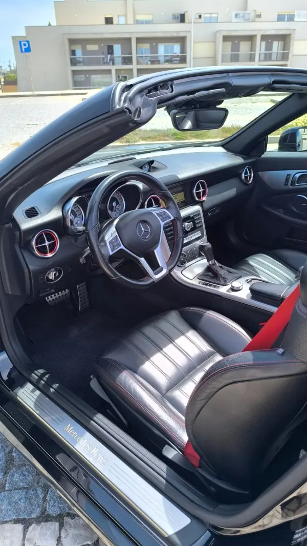 Mercedes-Benz SLK 250 (BlueEFFICIENCY) 7G-TRONIC 12