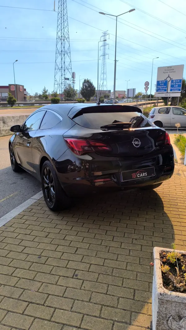 Opel Astra GTC 1.7 CDTI DPF Cosmo 10