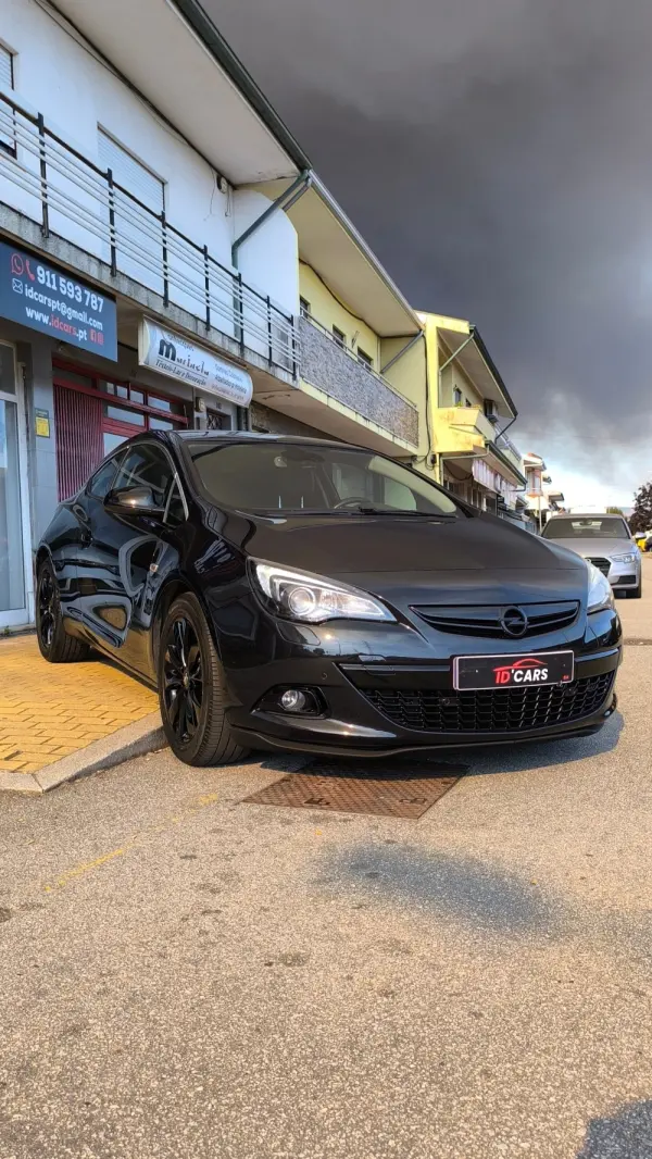 Opel Astra GTC 1.7 CDTI DPF Cosmo 3