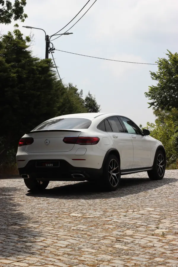 Mercedes-Benz GLC 300 e Coupé 4Matic 10
