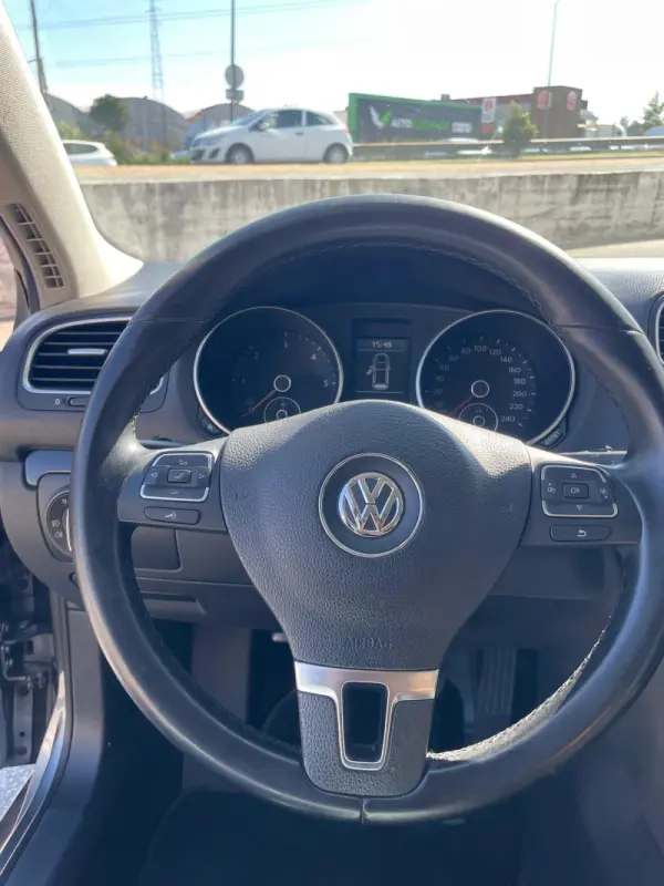 Volkswagen Golf Variant 1.6 TDi BlueMotion Comfortline 14