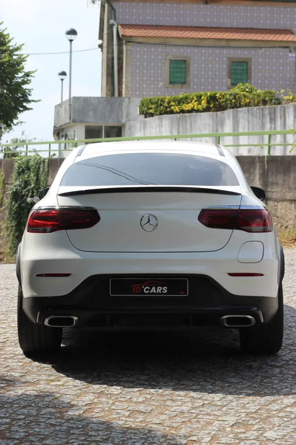 Mercedes-Benz GLC 300 e Coupé 4Matic 7