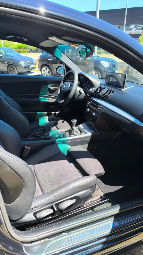 BMW 118 d Limited Edition Lifestyle c/ M Sport Pack 12