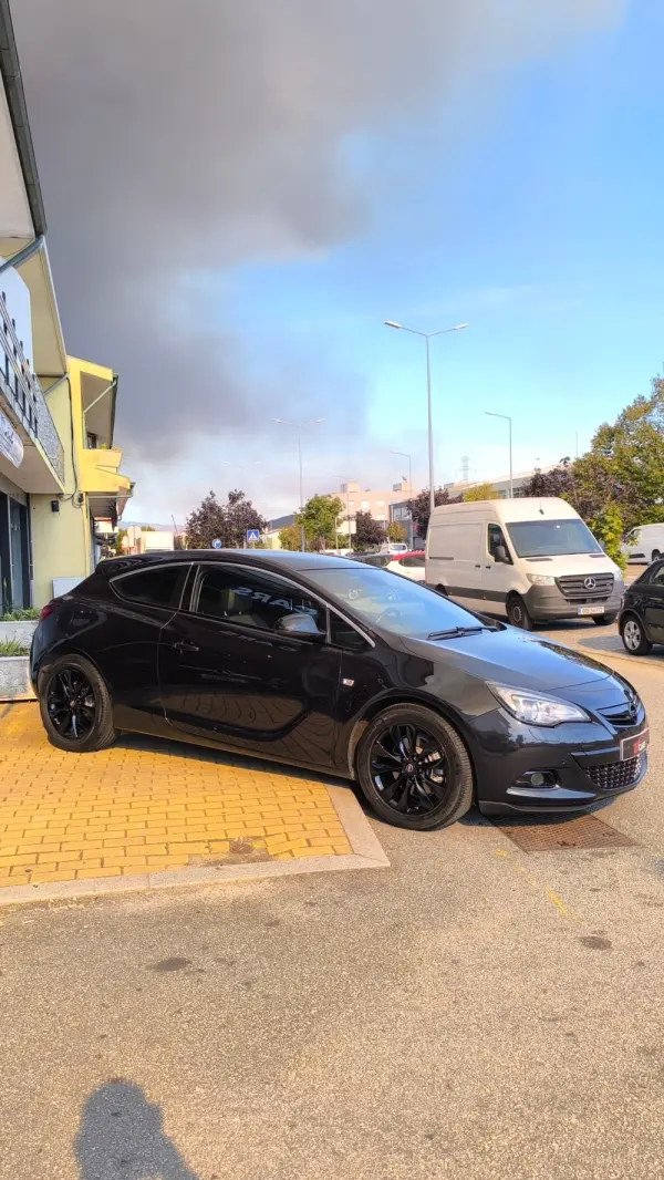 Opel Astra GTC 1.7 CDTI DPF Cosmo 5