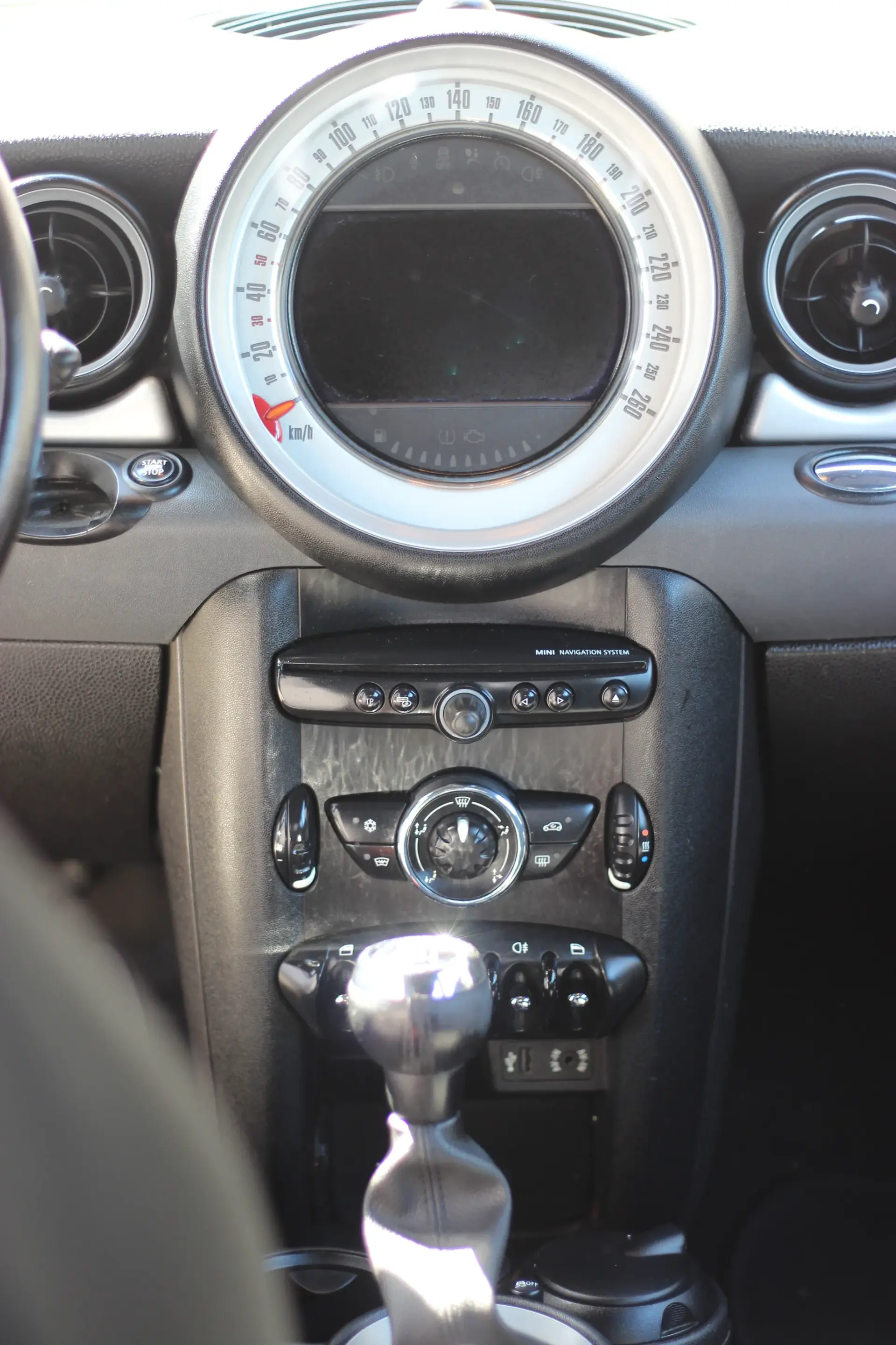 MINI 3 Portas Cooper D 9